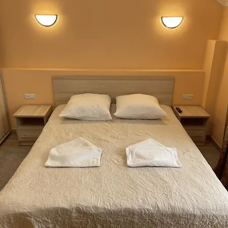 золота 波利亚纳